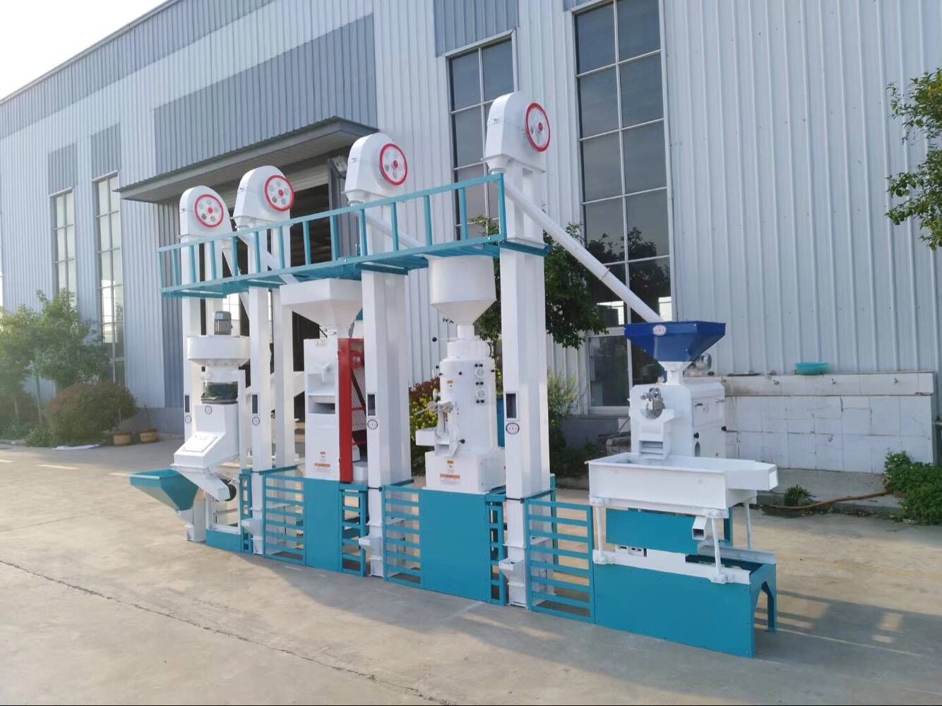 小型玉米加工設備如何節省潤糧時間?(圖2) 玉米加工設備